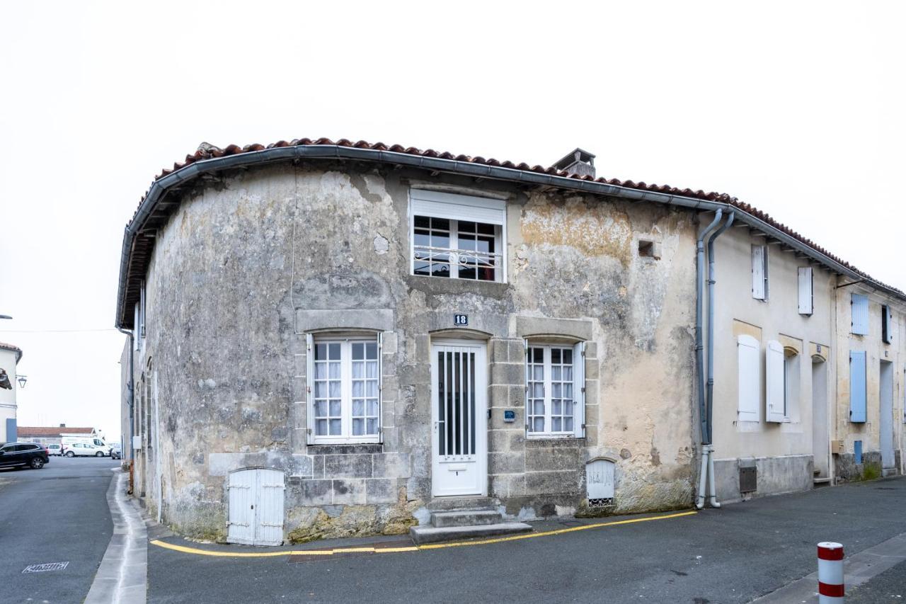 Laconciergeriejonzac, Residence Georgeon Экстерьер фото